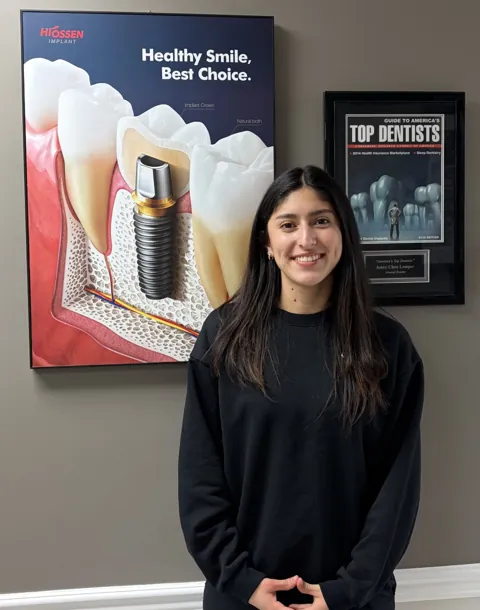 Marely, Receptionist